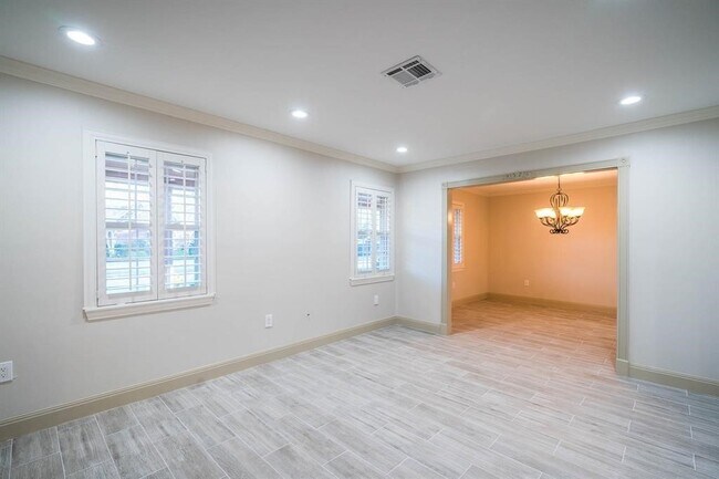 Building Photo - 5046 Yarwell Dr
