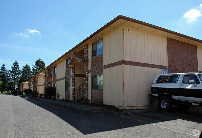 Building Photo - Chandelle Apartments