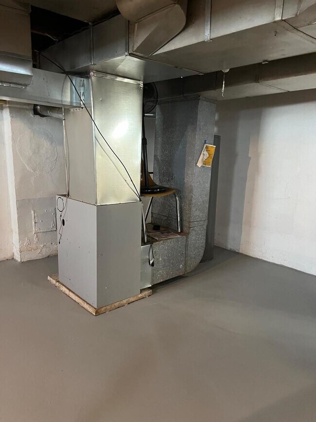 Building Photo - 438-155 155th St