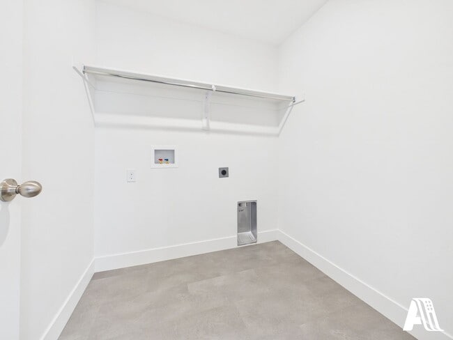 Building Photo - Brand New 4 Bedroom Corner Townhome for Rent – Salem, Utah