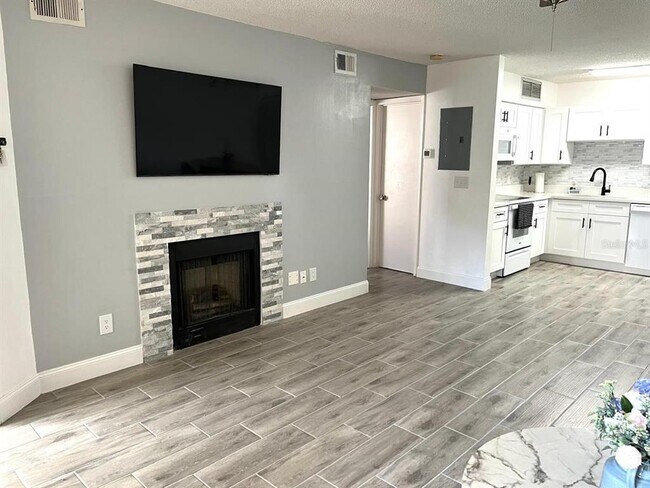 Building Photo - 345 Forestway Cir