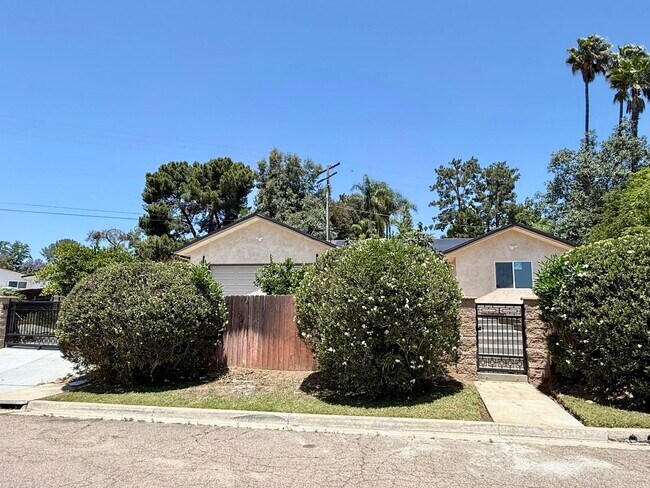 Building Photo - 1522-30 Falda Del Cerro Ct