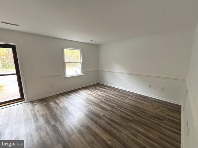 Building Photo - 255 Farrell Ln