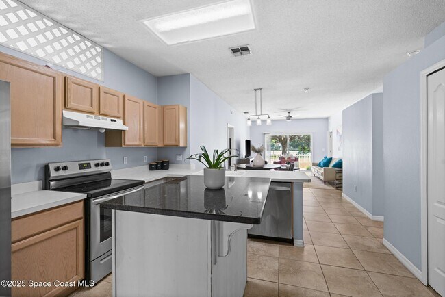 Building Photo - 1850 Emerald Green Cir