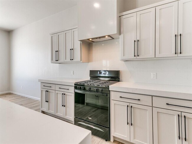 Building Photo - 25198 Scarlett St