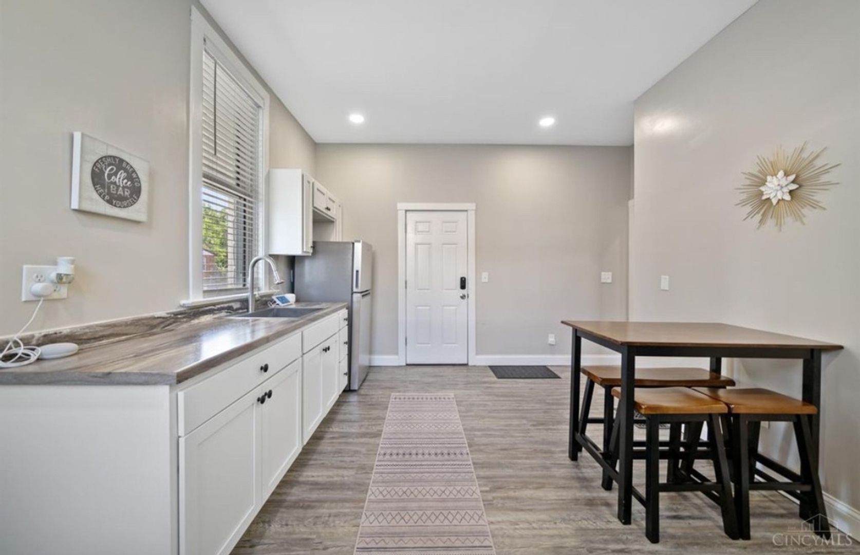 Building Photo - 5261 Waltella Pl