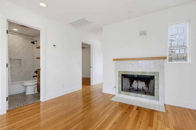 Building Photo - 4525 Saratoga Ave