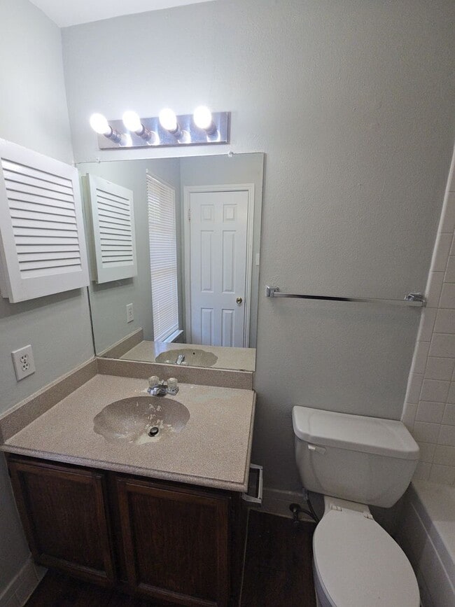 Building Photo - 14600 Fonmeadow Dr