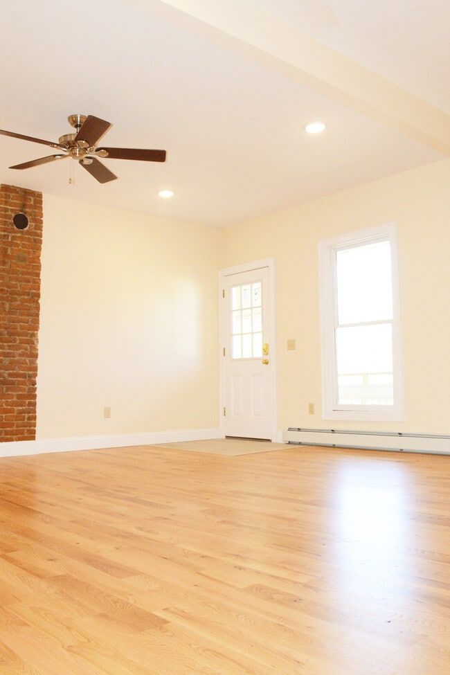 Building Photo - 258 North St