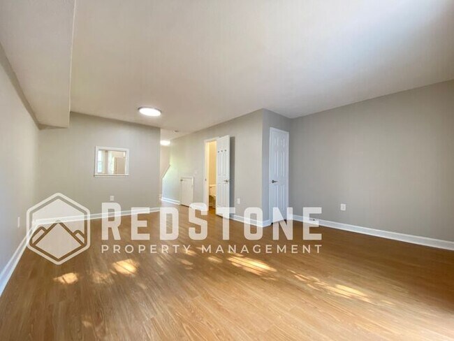 Primary Photo - 2 Bedroom, 1.5 Bath - Townhouse