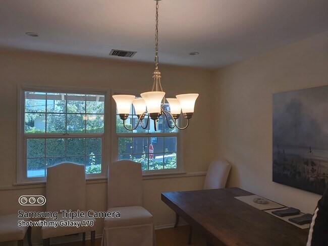 Building Photo - 3751 Stone Canyon Ave