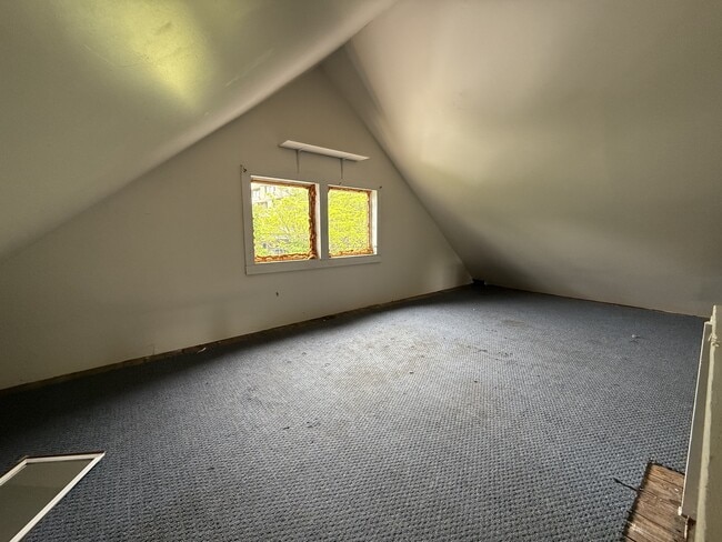 Building Photo - 202 Miller St