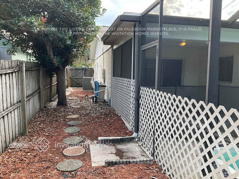 Building Photo - 12810 129th Terrace N