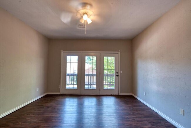 Building Photo - 1629 Tenbears Rd
