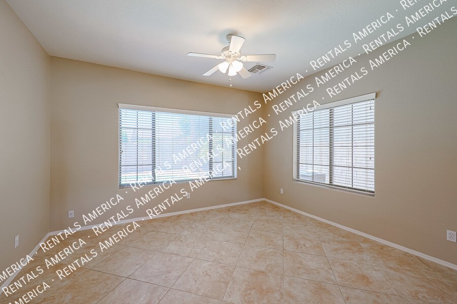 Building Photo - 16021 W Custer Ln