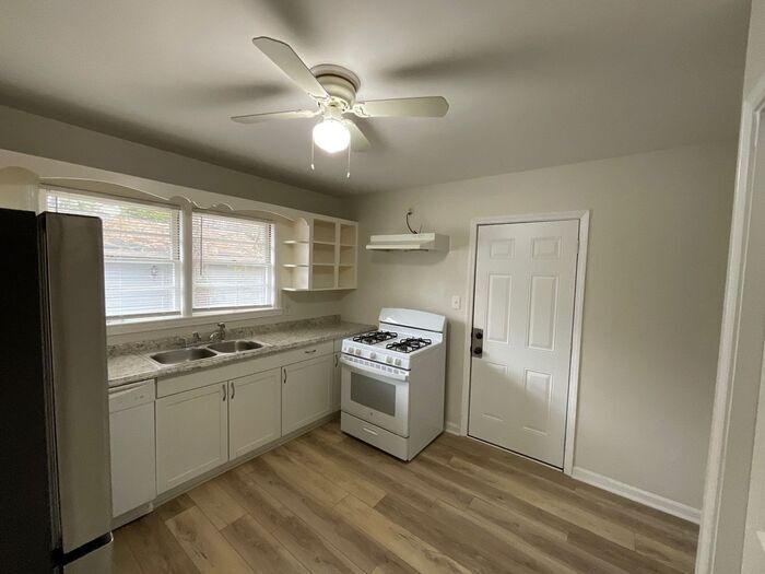 Building Photo - 3002 1st Ave SW