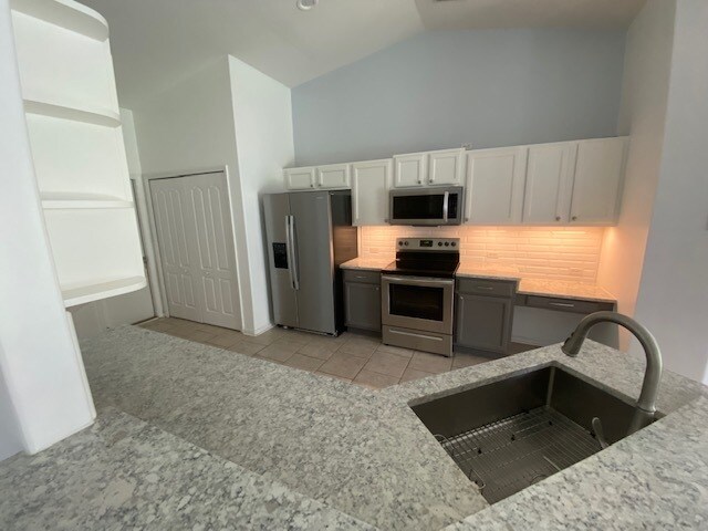 Building Photo - 12781 Ellis Island Dr