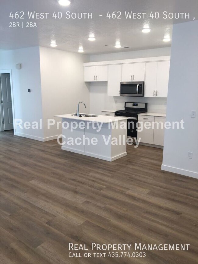 Building Photo - 462 W 40 S