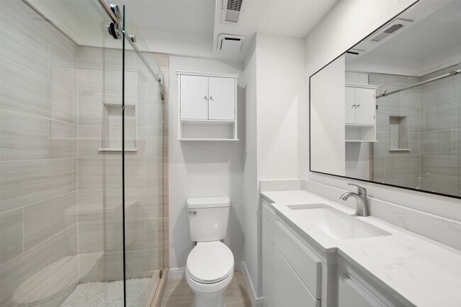 Building Photo - 9654 Westview Dr