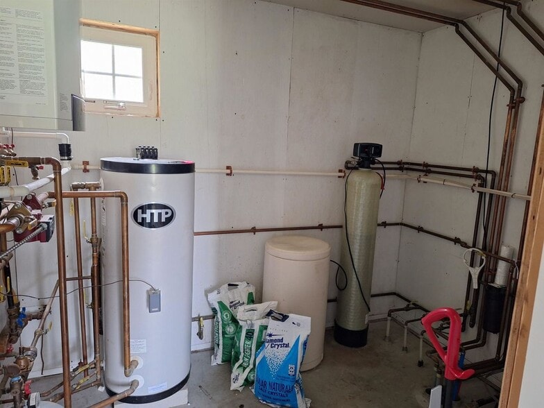 Building Photo - 47 Lower Cemetery Rd