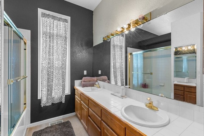 Building Photo - 2225 Timber Creek Dr