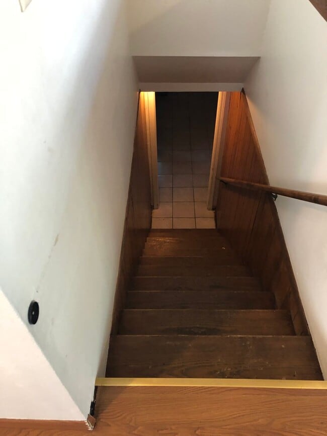 Building Photo - Single Family Home