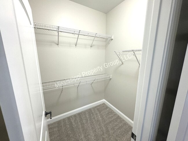 Building Photo - 4BD/4.5BA FOR RENT