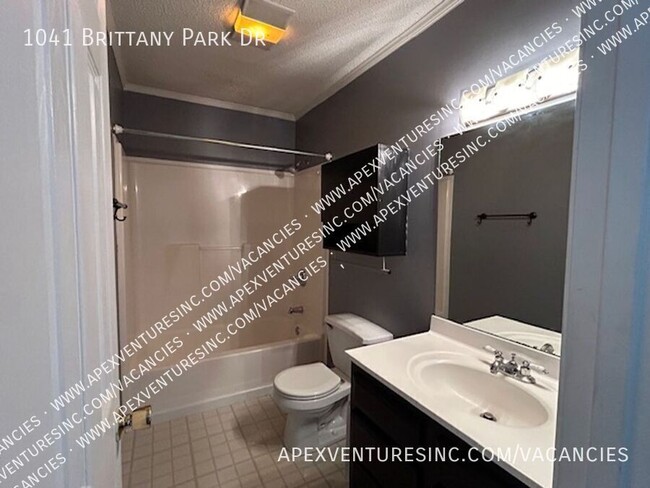 Building Photo - 1041 Brittany Park Dr