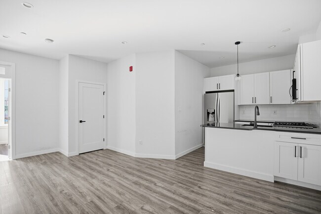 Building Photo - 2301 Frankford Ave