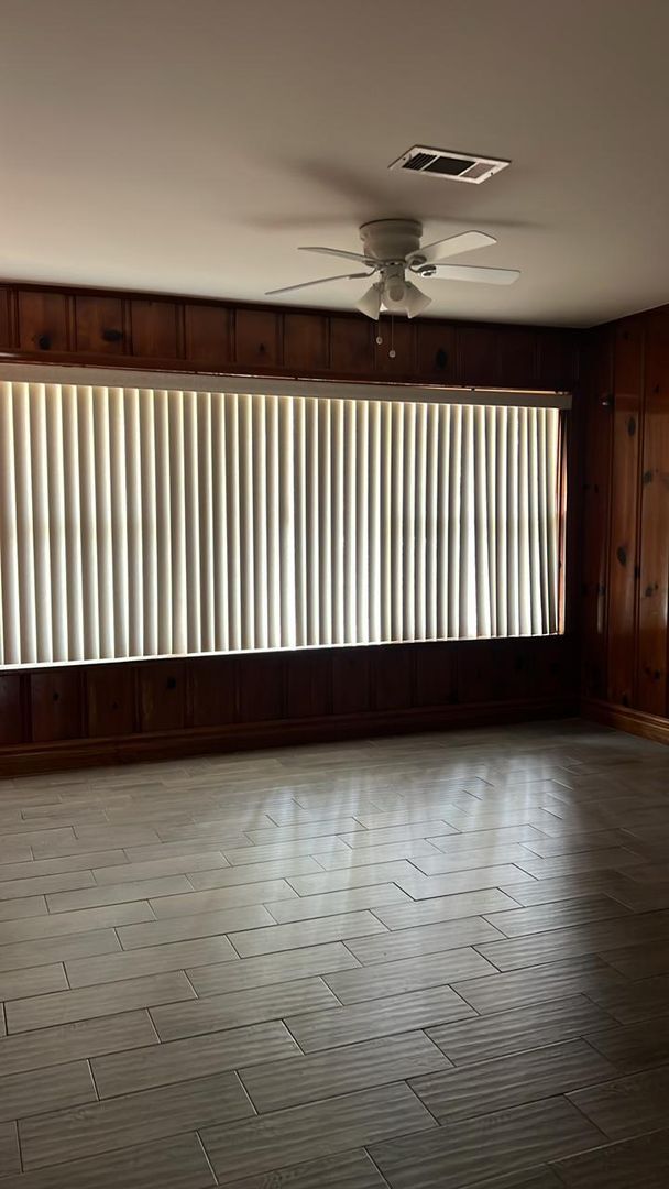 Building Photo - Amazing 4 Bedroom home with large yard!