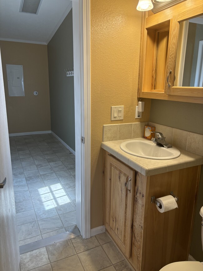 Building Photo - 1900 Plumcreek Ct