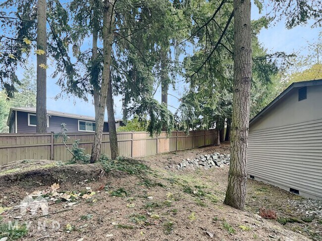 Building Photo - 11709 NE 98th St