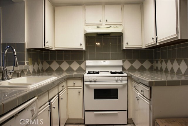 Building Photo - 12235 Pine St