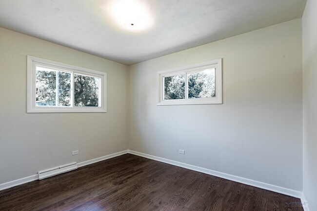 Building Photo - 711 N 3rd Ave