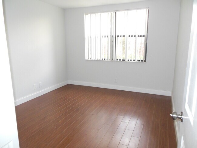 Building Photo - TWO BEDROOM TWO BATHROOM! WATERFRONT COMMU...