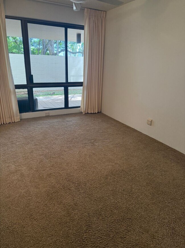 Building Photo - 3138 Waialae Ave