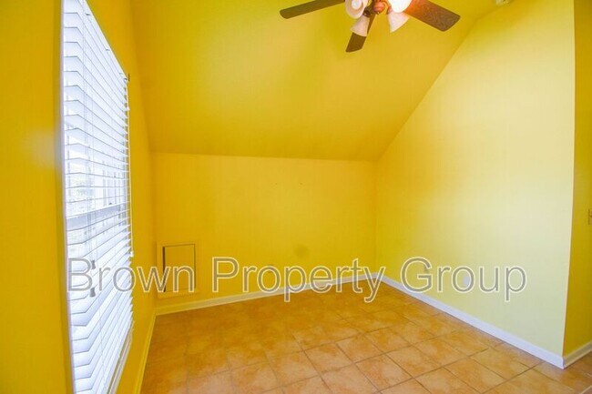 Building Photo - 810 Ethelored St