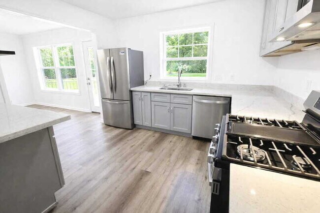 Building Photo - 4433 Coopers Creek Dr SE