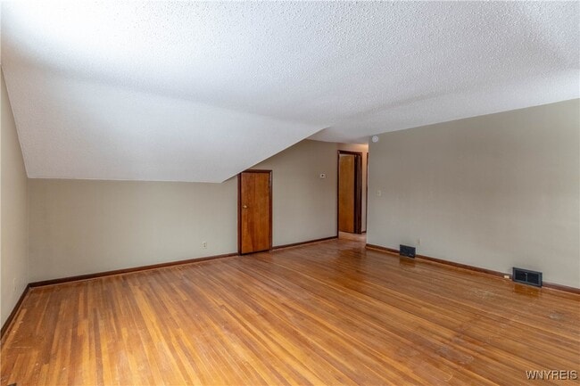 Building Photo - 194 Boncroft Dr