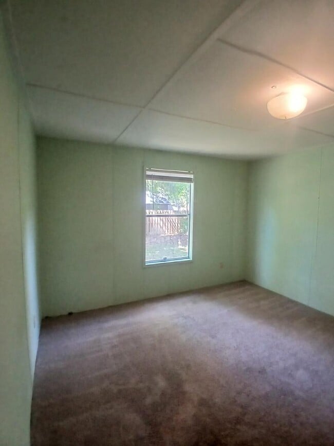 Building Photo - 112 NE 78th St