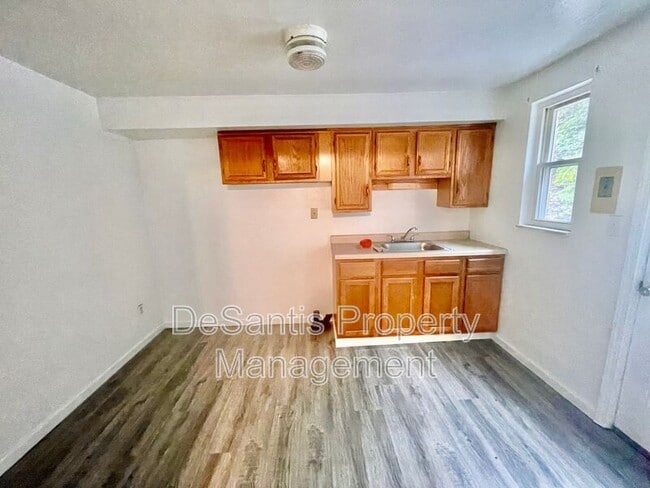 Building Photo - 447 Idlewood Rd