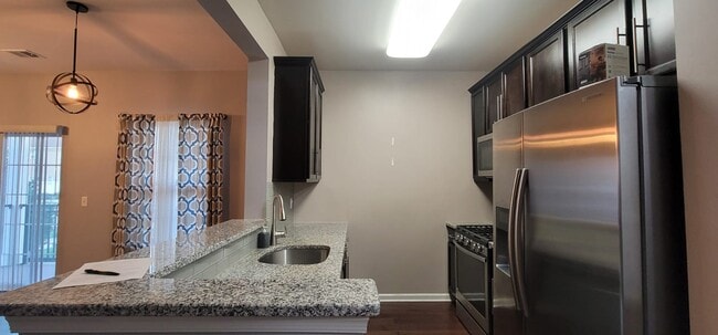 Building Photo - 712 Strassle Way