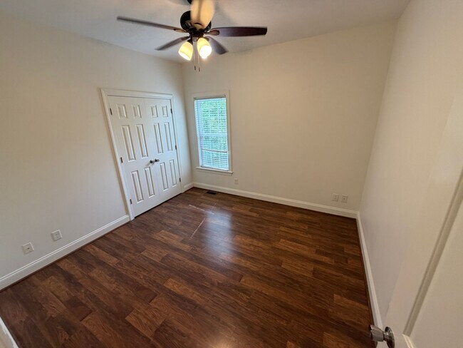 Building Photo - Spacious 3 Bed, 2 Bath Home in Graham, NC - Available for Rent!