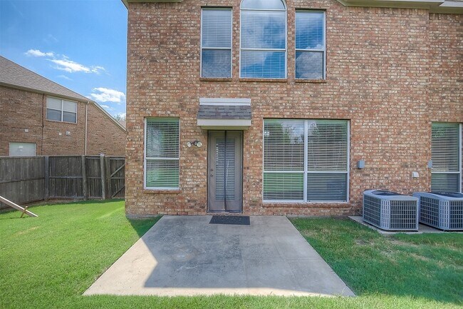 Building Photo - 2609 Monroe Dr
