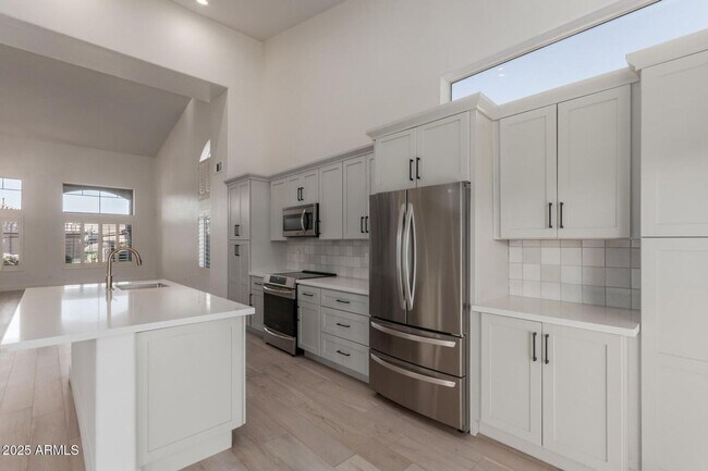 Building Photo - 3 bed, 2.5 bath Scottsdale home with POOL