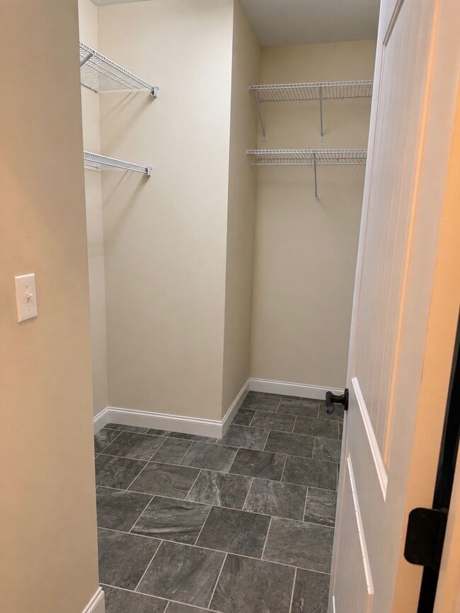 Building Photo - Maryville 37803 - 3 bedroom 2.5 bath home - Call Debra Johnson (865) 591-8281