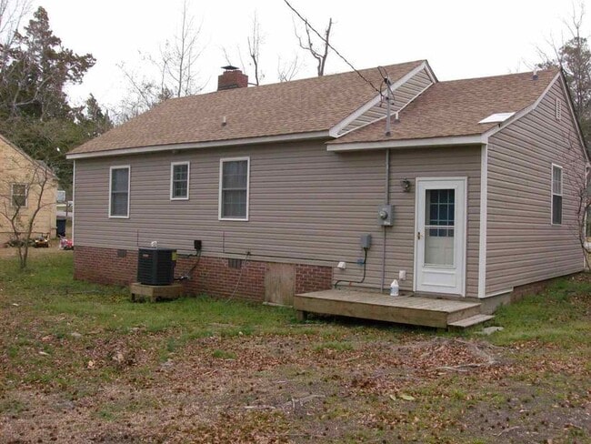 Building Photo - 414 Sherwood Rd