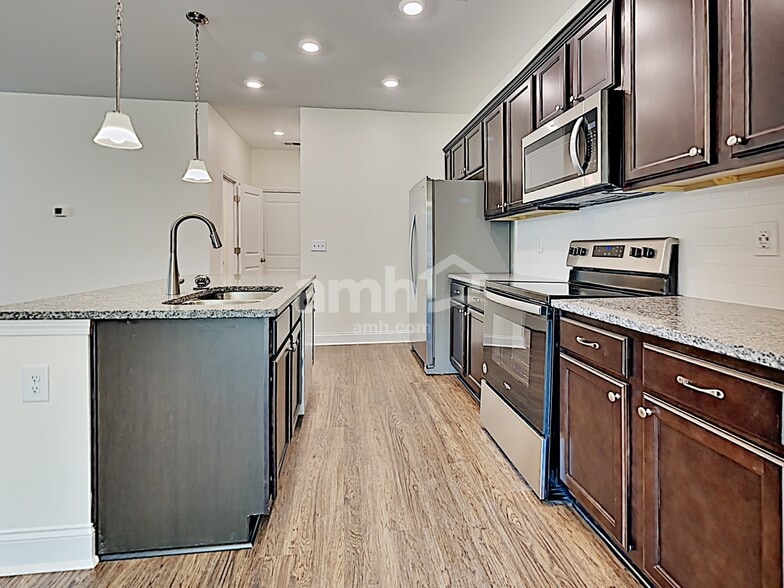 Building Photo - 150 Sweet Gum Dr