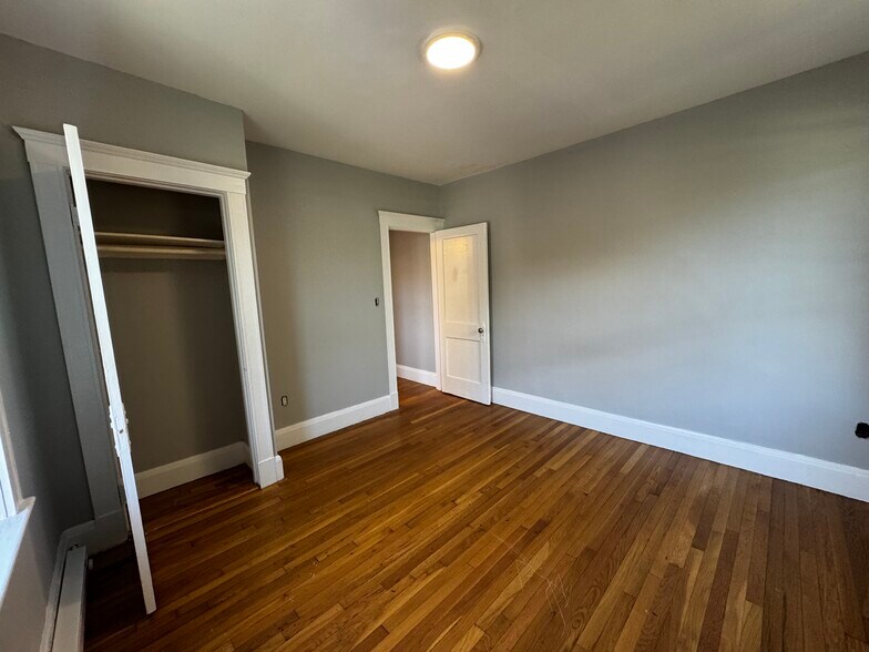 Building Photo - 17 Huss Ct