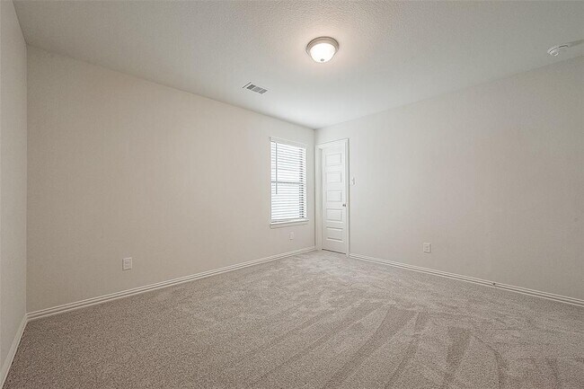 Building Photo - 27966 Western Crk Ct